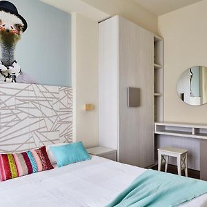 Camera standard con letto king size