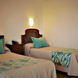 Habitación con 2 Camas Individuales