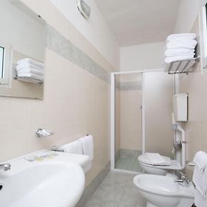 Camera standard familiare con letto king size