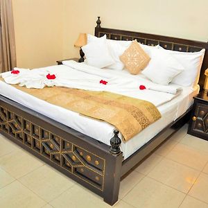 Standard Zimmer mit Kingsize-Bett