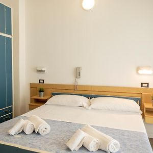 Camera standard con letto king size