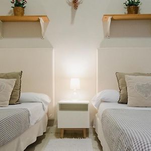 Habitación Estándar con 2 Camas Individuales