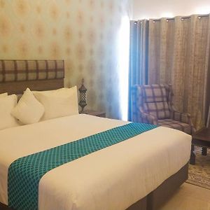 Deluxe Zimmer mit Kingsize-Bett