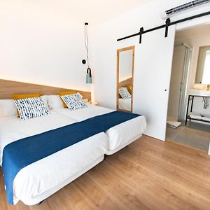 Zimmer mit Kingsize-Bett