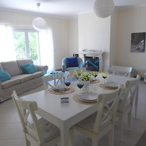 Appartement à 3 Chambres à Coucher