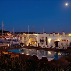 Cesme Marina Konukevi