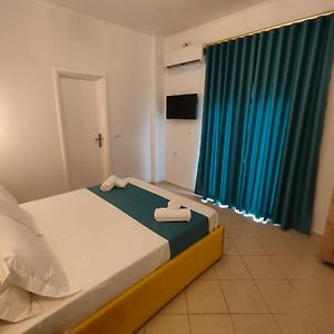 Deluxe Zimmer mit Kingsize-Bett