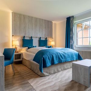 Zimmer mit Kingsize-Bett