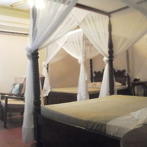 Standard Zimmer mit Kingsize-Bett