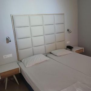 Pokój z łóżkiem king-size