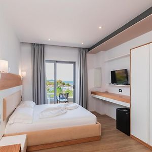 Zimmer mit Kingsize-Bett