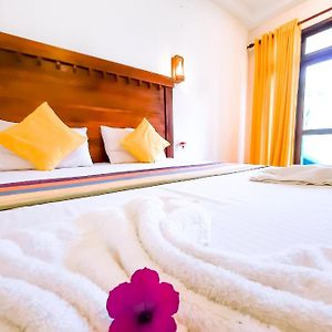 Zimmer mit Kingsize-Bett