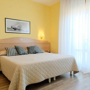Camera standard con letto king size