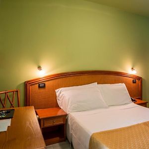 Budget Zimmer mit Kingsize-Bett