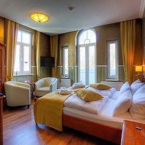 Deluxe Zimmer mit Kingsize-Bett