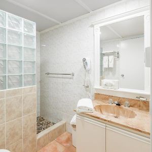 Appartement à 2 Chambres à Coucher
