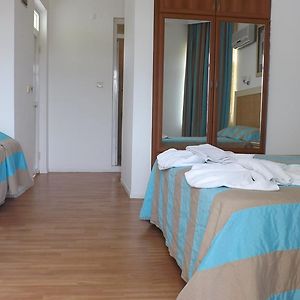 Classic Dreibettzimmer