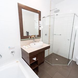 Queen Room Spa Bath