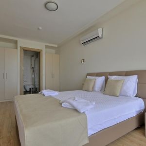 Delmar Suites & Residence