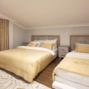 Suite met een Slaapkamer en een King Size Bed