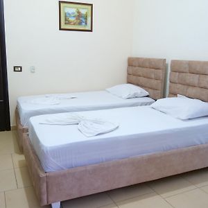 Camera con letto king size