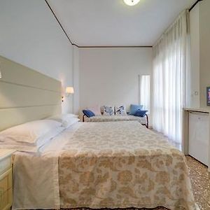 Dreibettzimmer