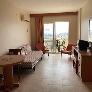 Suite met een Slaapkamer en een King Size Bed