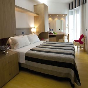 Camera con letto king size