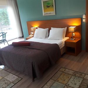 Kamer met een Queen Size Bed