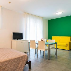 Studio accessibile ai disabili con letto king size