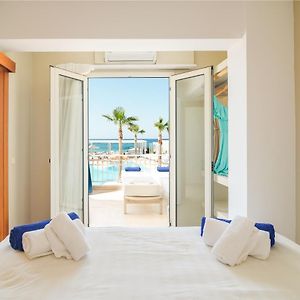 Signature Suite