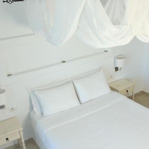 Camera economica con letto king size