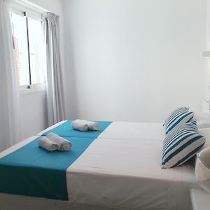 Zimmer mit Kingsize-Bett