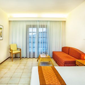 Zimmer mit Kingsize-Bett