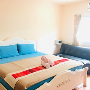 Standard Zimmer mit Kingsize-Bett
