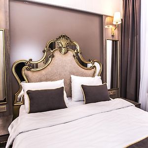 Pokój z łóżkiem king-size
