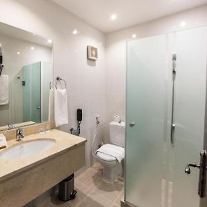 Cabana Queen Room