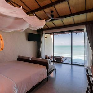 Zimmer mit Kingsize-Bett und mit Strandblick