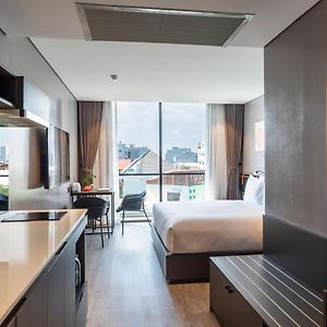 Studio met een King Size Bed
