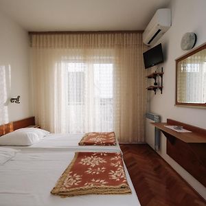 Apartments & Rooms Peranic