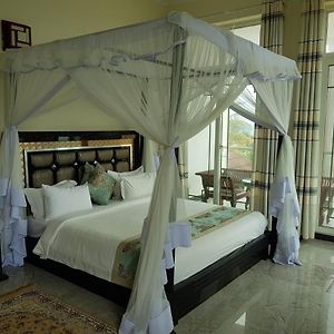 Deluxe Zimmer mit Kingsize-Bett