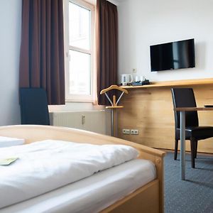 Zimmer mit Kingsize-Bett