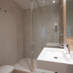 Comfort Zimmer mit Kingsize-Bett