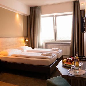 Zimmer mit Kingsize-Bett