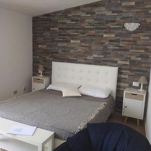 Camera grande con letto king size