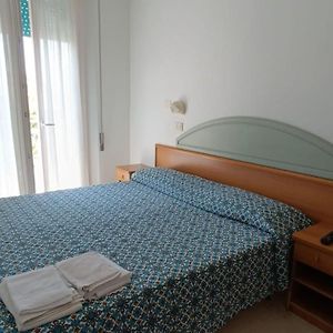 Camera con letto king size