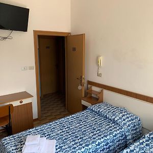 Camera con letto king size