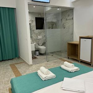 Deluxe Zimmer mit Kingsize-Bett