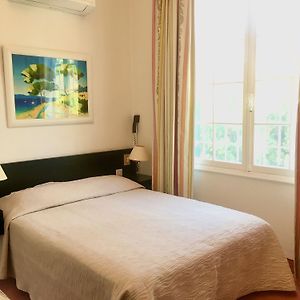 Chambre Standarde Lit Queen-Size