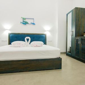Zimmer mit Kingsize-Bett